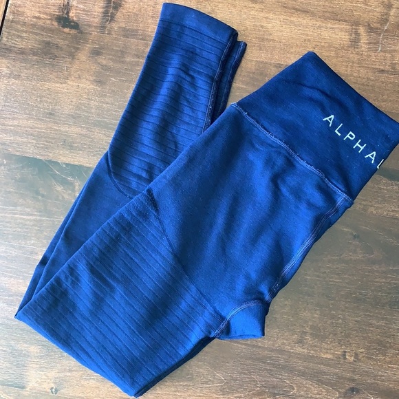 ** LAST CHANCE ** Alphalete Seamless Legging - Picture 2 of 3